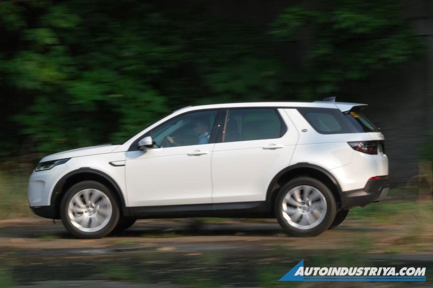 2023 Land Rover Discovery Sport S D165 image