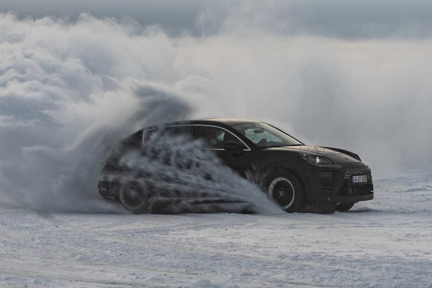 Porsche to continue selling ICE-powered Macan after all? image