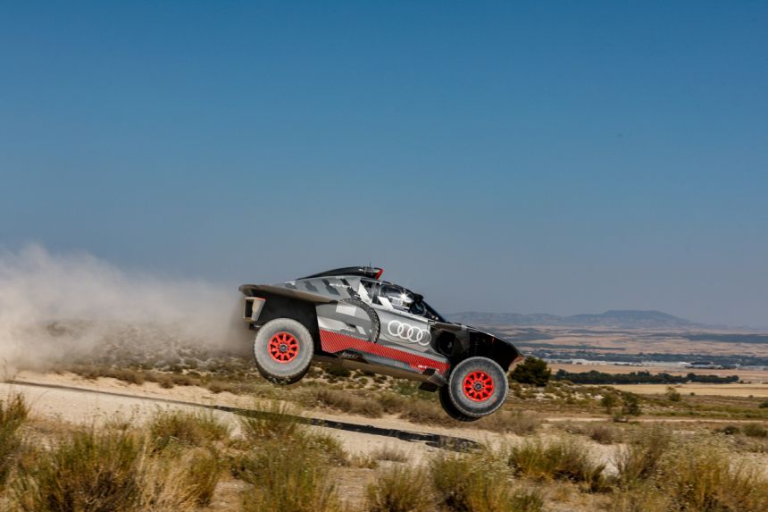Audi unveils leaner, meaner RS Q e-tron E2 Dakar racer Audi unveils leaner, meaner RS Q e-tron E2 Dakar racer image
