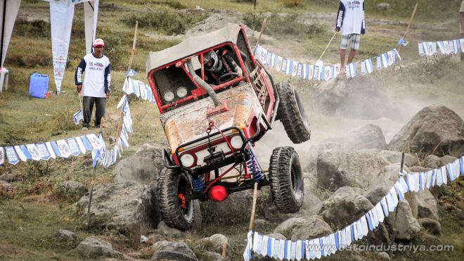 Red Diwa emerges as victor at 2012 Tough Truck Challenge image