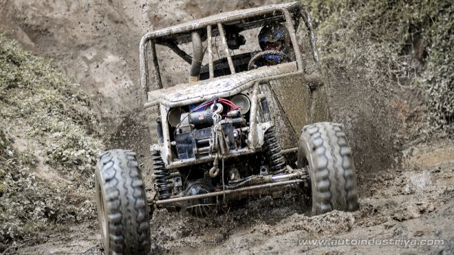 Red Diwa emerges as victor at 2012 Tough Truck Challenge image
