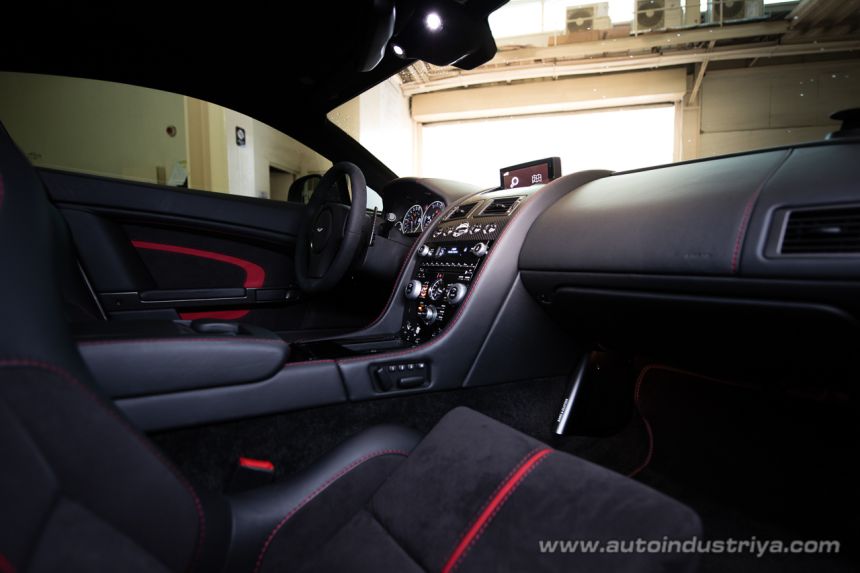 2016 Aston Martin V12 Vantage S image