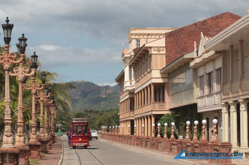 Blast from the past: Strolling through cobblestone streets of Las Casas image