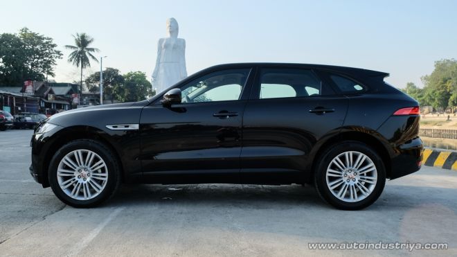 2018 Jaguar F-Pace 2.0L R-Sport AWD image