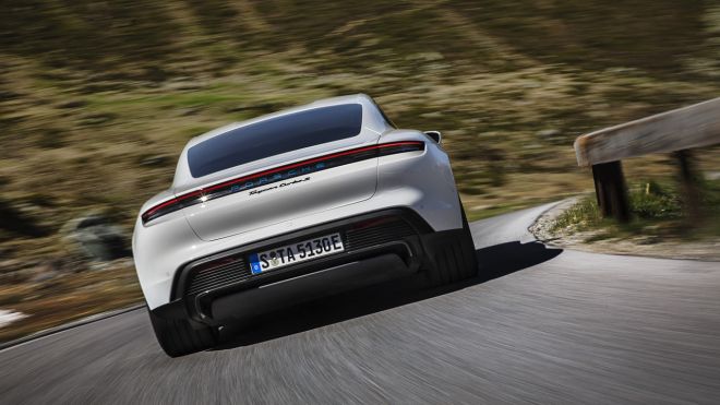 2020 Porsche Taycan image