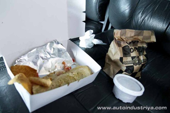 Driven to distraction: What NOT to do behind the wheel image