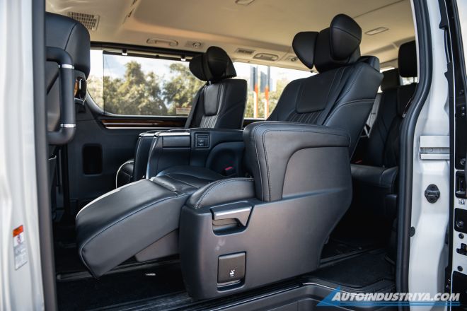 2019 Toyota Hiace Super Grandia Elite image