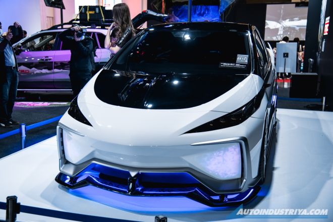 Modellista, TRD tuned Prius PHV Concept looks like a Gundam image