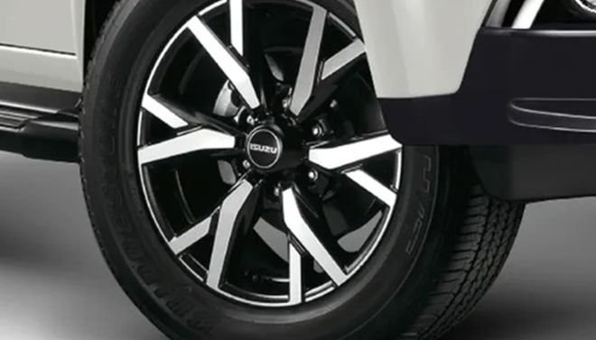 Isuzu PH updates mu-X with Apple CarPlay, Android Auto image