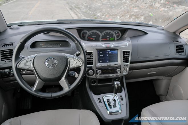 2019 Ssangyong Rodius 2.0L 9-seater image