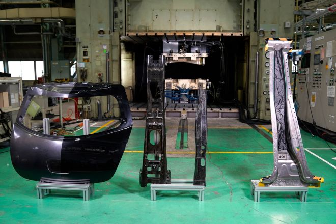 Nissan wants to use carbon fiber on your everyday car image