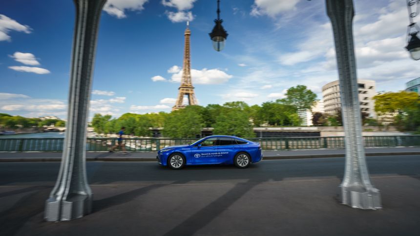 This Toyota Mirai drove over 1,000km on single tank of hydrogen image