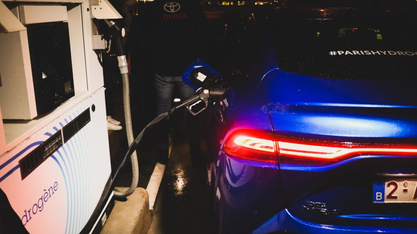 Toyota Mirai can drive over 1,000km on single tank of hydrogen image