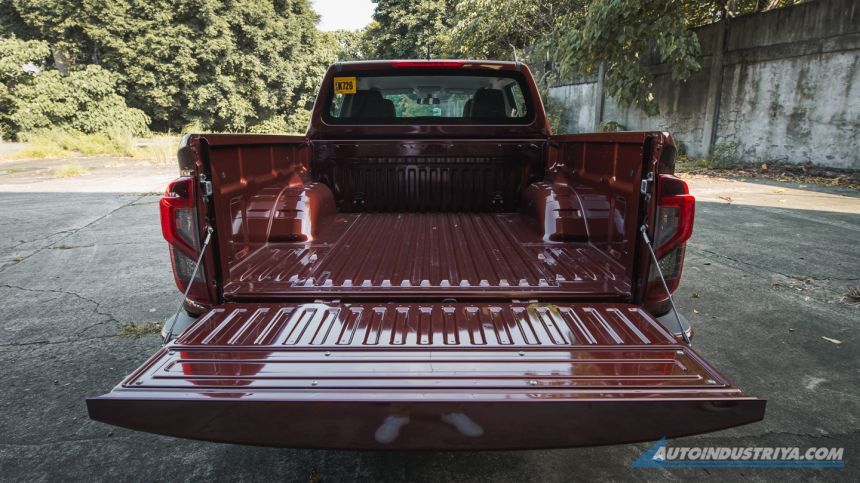 2022 Nissan Navara 4x2 VE image