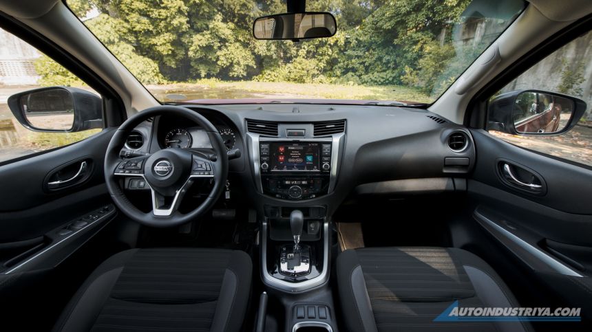 2022 Nissan Navara 4x2 VE image