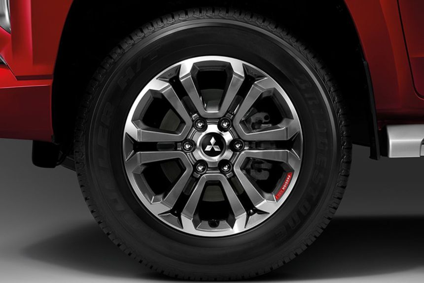 Mitsubishi Thailand reveals special edition Passion Red Strada image