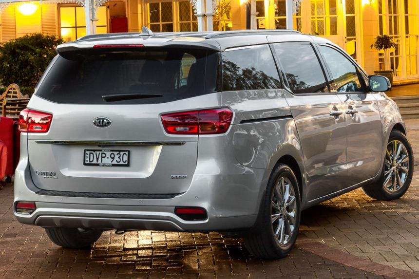 2020 Kia Carnival image