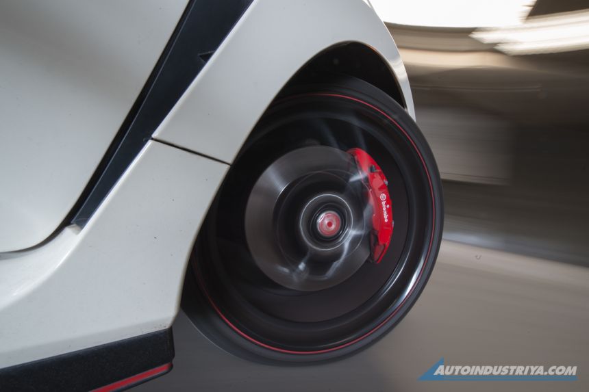 Pump it up: Nitrogen versus air image