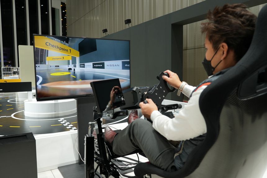 Nissan demoes e-4ORCE tech on RC car Nissan demoes e-4ORCE tech on RC car image