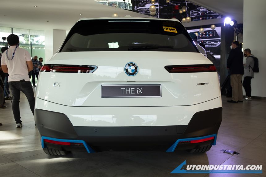 BMW iX40 BMW iX40 image