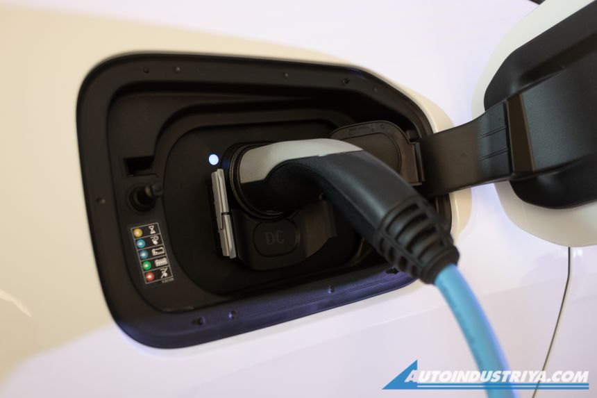 BMW iX40 BMW iX40 image