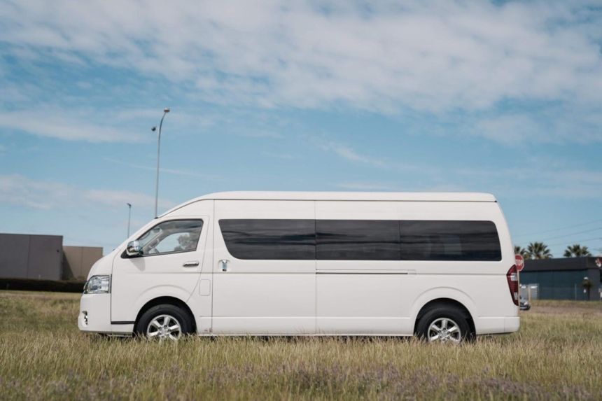 Joylong E6 is an all-electric Hiace copy from China Joylong E6 is an all-electric Hiace copy from China image