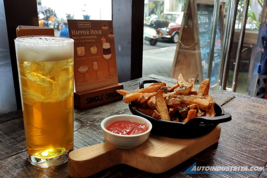 Sunday Drive: Cafe hopping and car-spotting in Makati Sunday Drive: Cafe hopping and car-spotting in Makati image