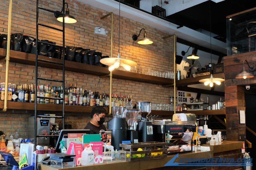 Sunday Drive: Cafe hopping and car-spotting in Makati Sunday Drive: Cafe hopping and car-spotting in Makati image