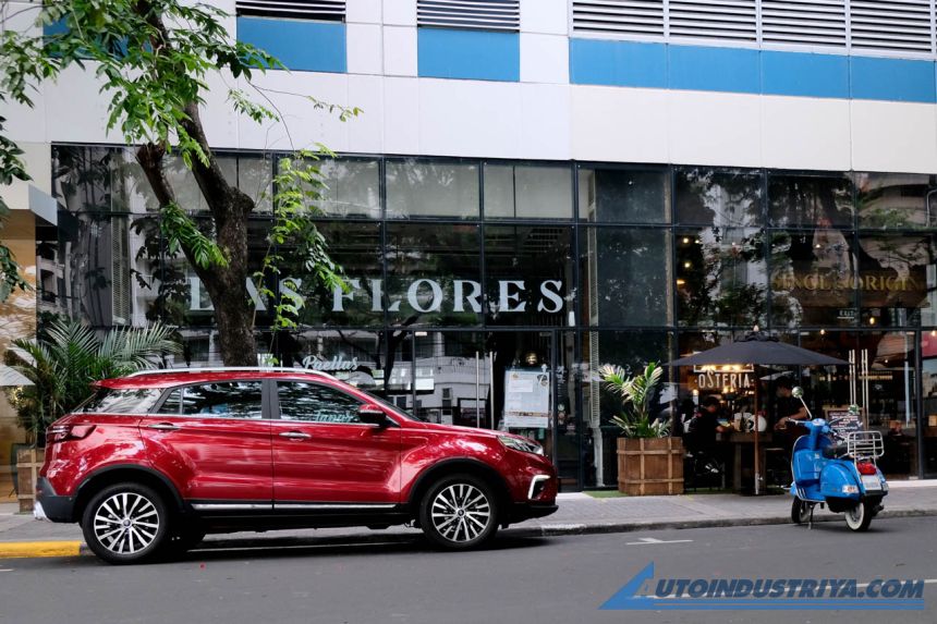 Sunday Drive: Cafe hopping and car-spotting in Makati Sunday Drive: Cafe hopping and car-spotting in Makati image