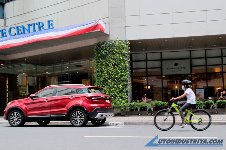 Sunday Drive: Cafe hopping and car-spotting in Makati Sunday Drive: Cafe hopping and car-spotting in Makati image