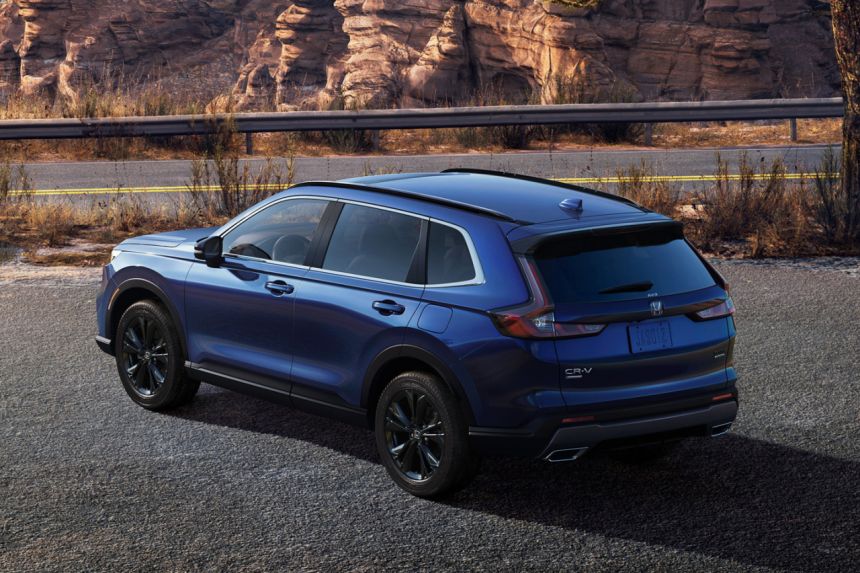 2023 Honda CR-V makes US debut with bigger, bolder styling 2023 Honda CR-V makes US debut with bigger, bolder styling image