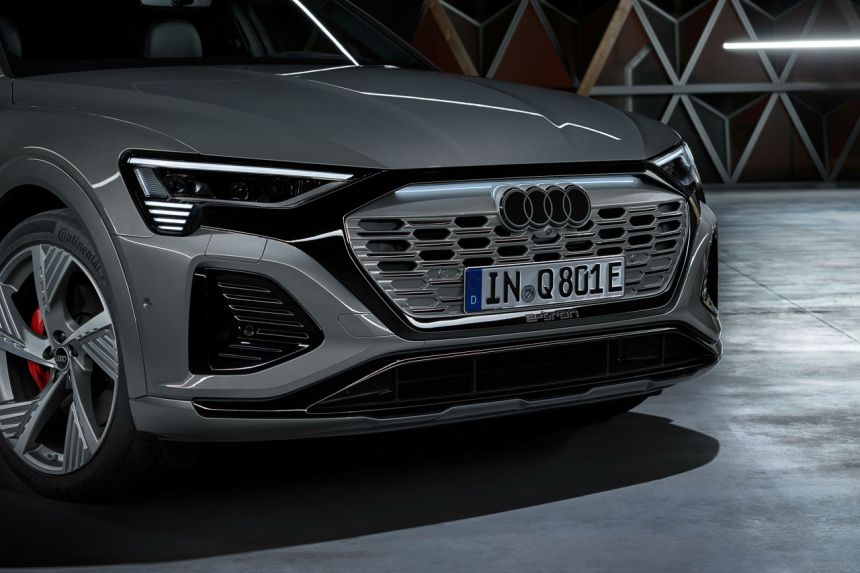 Audi unveils redesigned four-ring logo Audi unveils redesigned four-ring logo image