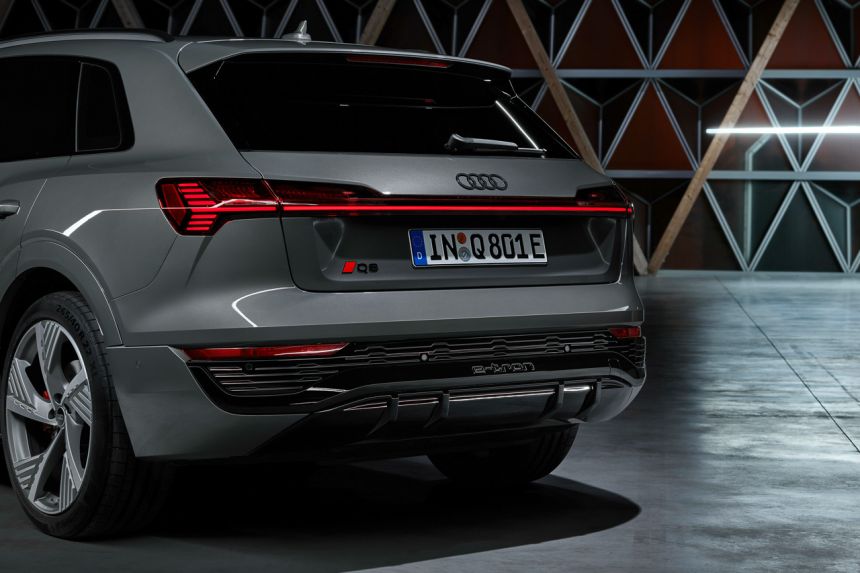 Audi unveils redesigned four-ring logo Audi unveils redesigned four-ring logo image