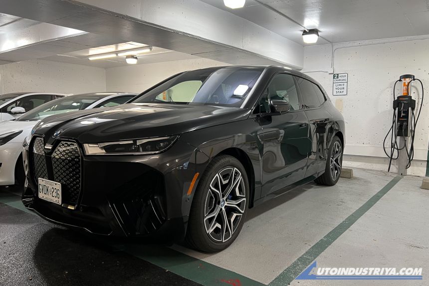 BMW iX electric drive BMW iX electric drive image