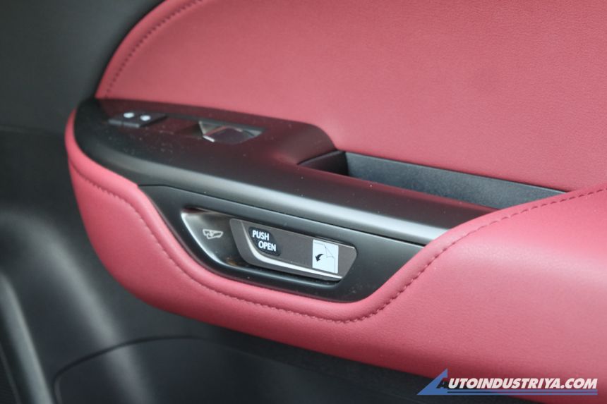 2022 Lexus NX 350h 2022 Lexus NX 350h image