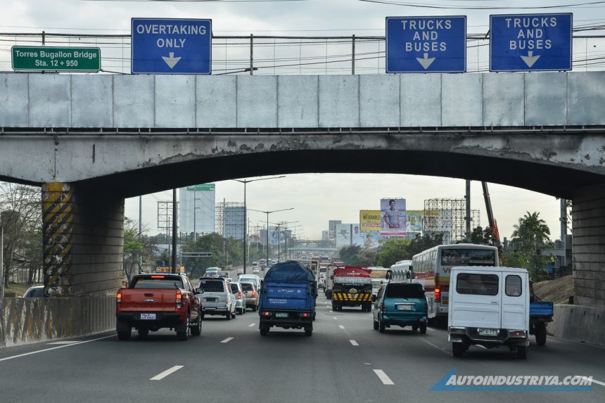 Expressway Driving: Is going (too) slow as dangerous as speeding? Expressway Driving: Is going (too) slow as dangerous as speeding? image