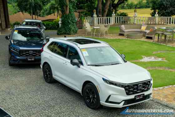 First Drive: 2024 Honda CR-V e:HEV, VTEC Turbo (NO TEXT) First Drive: 2024 Honda CR-V e:HEV, VTEC Turbo (NO TEXT) image