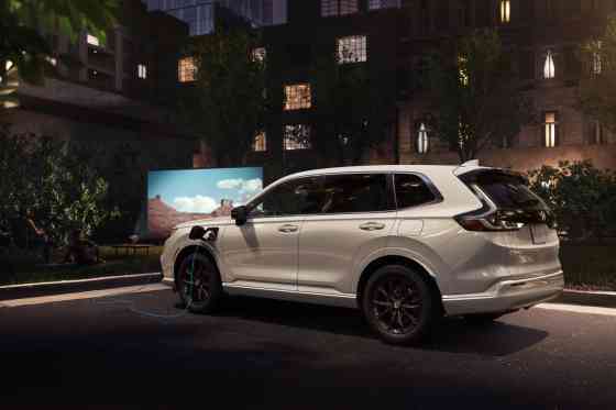 2025 Honda CR-V e:FCEV revealed as plug-in hydrogen EV 2025 Honda CR-V e:FCEV revealed as plug-in hydrogen EV image