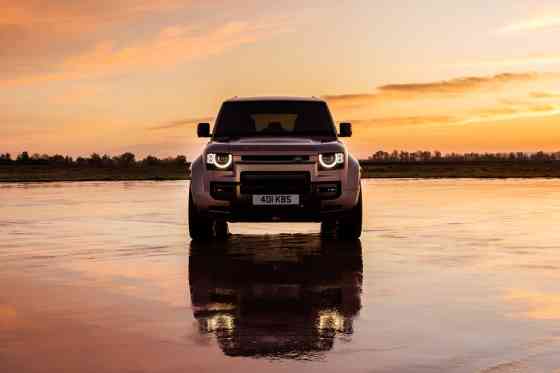 2025 Land Rover Defender OCTA can go from 0 – 100 km/h in 4 seconds 2025 Land Rover Defender OCTA can go from 0 – 100 km/h in 4 seconds image