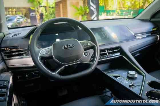 First Drive: 2024 JAC JS6, JS8 are fully loaded and ready to roll First Drive: 2024 JAC JS6, JS8 are fully loaded and ready to roll image