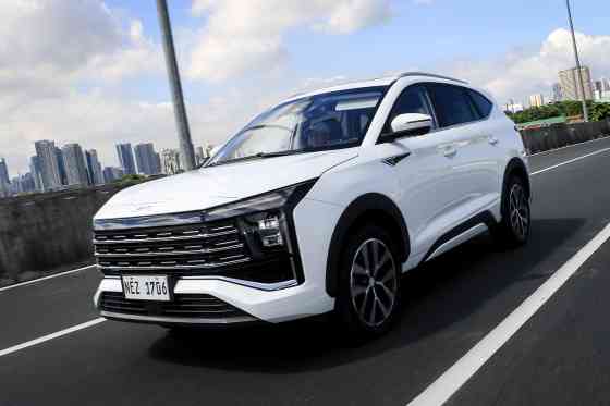 First Drive: 2024 JAC JS6, JS8 are fully loaded and ready to roll First Drive: 2024 JAC JS6, JS8 are fully loaded and ready to roll image