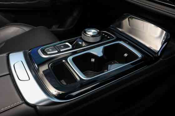 First Drive: 2024 JAC JS6, JS8 are fully loaded and ready to roll First Drive: 2024 JAC JS6, JS8 are fully loaded and ready to roll image