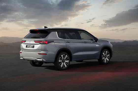 2025 Mitsubishi Outlander PHEV gets hardware, tech upgrades 2025 Mitsubishi Outlander PHEV gets hardware, tech upgrades image