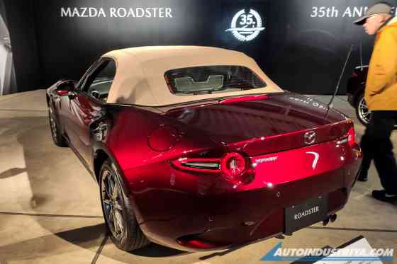 Mazda reveals MX-5 Miata 35th Anniversary Edition in Artisan Red Mazda reveals MX-5 Miata 35th Anniversary Edition in Artisan Red image