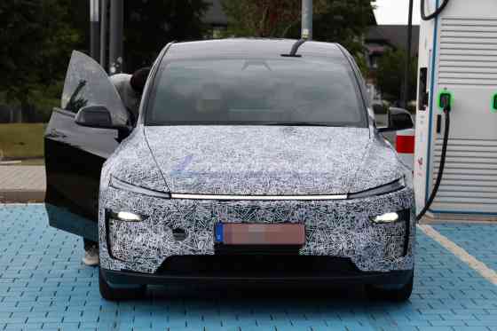 SPIED: Is Tesla testing a long wheelbase Model Y? SPIED: Is Tesla testing a long wheelbase Model Y? image