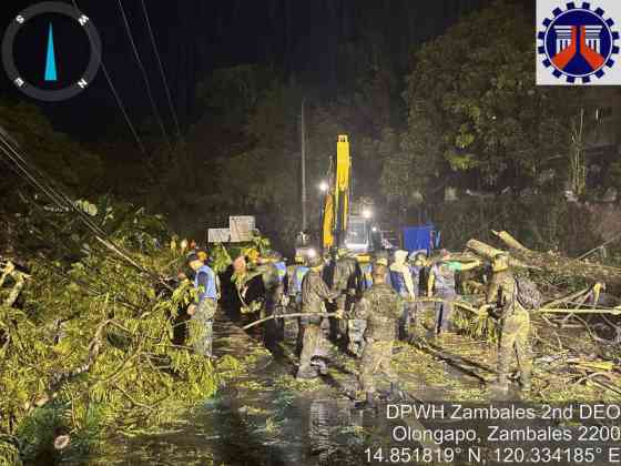 Typhoon Uwan leaves several major roads impassable across Luzon Typhoon Uwan leaves several major roads impassable across Luzon image