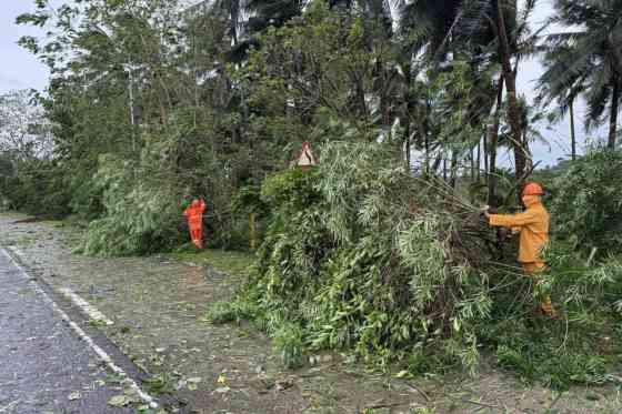 Typhoon Uwan leaves several major roads impassable across Luzon Typhoon Uwan leaves several major roads impassable across Luzon image