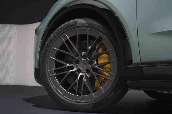 2026 Cayenne Electric: Most powerful Porsche yet with up to 1,156 HP 2026 Cayenne Electric: Most powerful Porsche yet with up to 1,156 HP image