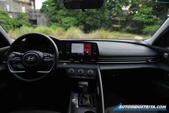 Hyundai Elantra Hyundai Elantra image