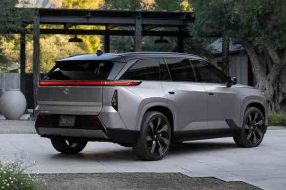 2027 Toyota Highlander has become a three-row electric SUV 2027 Toyota Highlander has become a three-row electric SUV image
